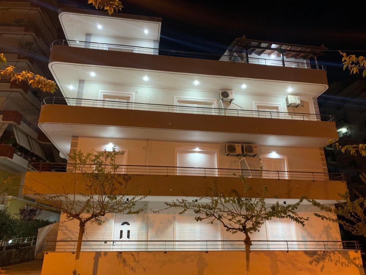 Maxus Apts Sarandë Esterno foto