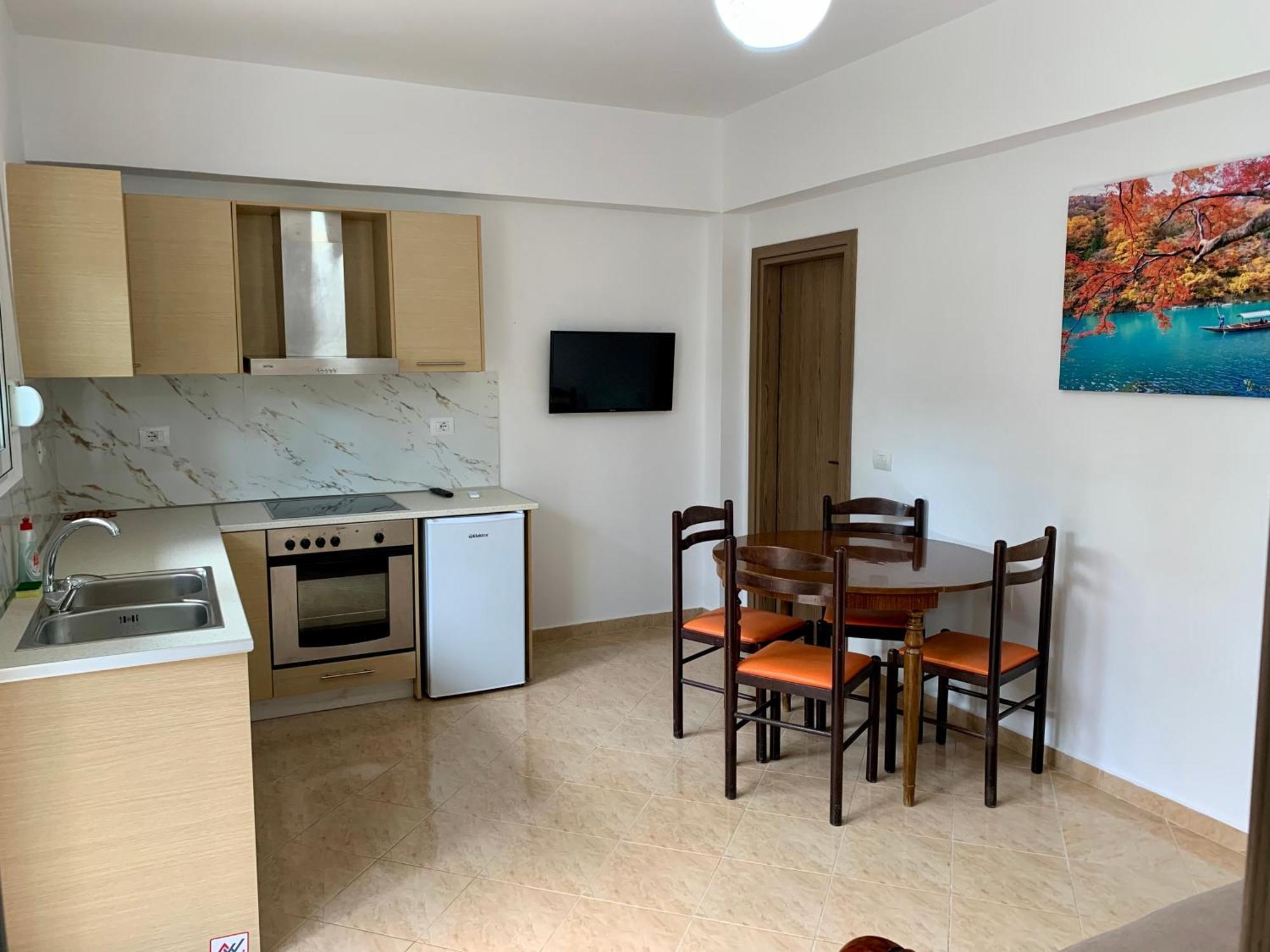Maxus Apts Sarandë Esterno foto
