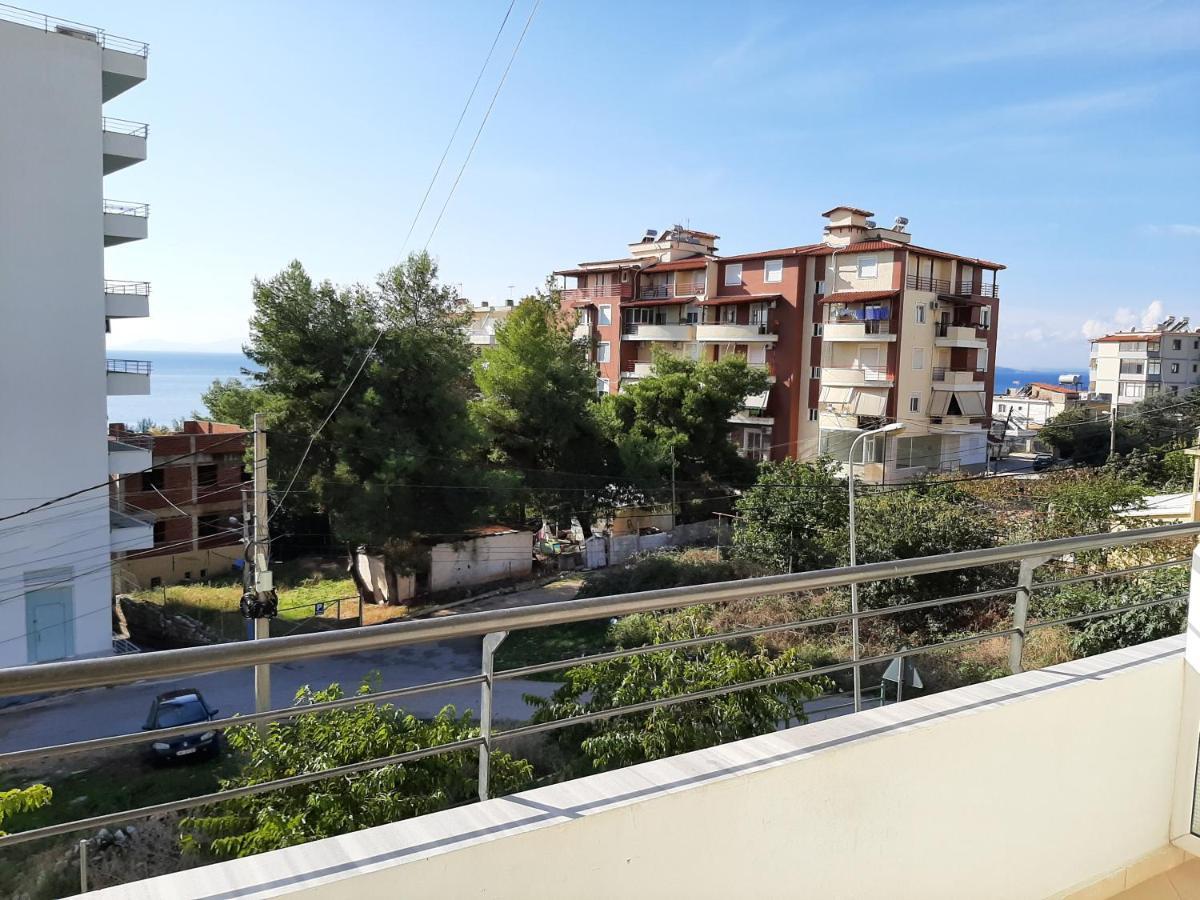 Maxus Apts Sarandë Esterno foto